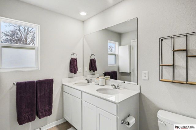 7906 N 95th Avenue, Omaha, NE 68122