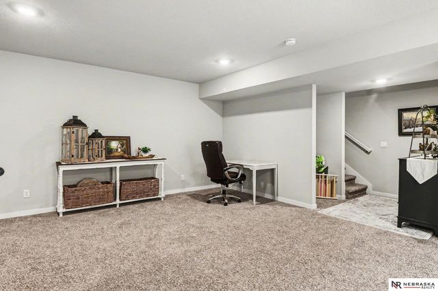 7906 N 95th Avenue, Omaha, NE 68122