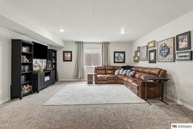 7906 N 95th Avenue, Omaha, NE 68122