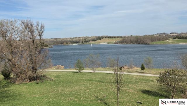 7906 N 95th Avenue, Omaha, NE 68122