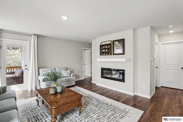 7906 N 95th Avenue, Omaha, NE 68122