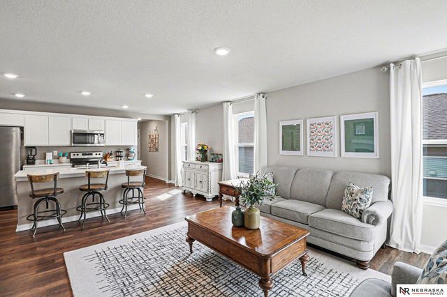 7906 N 95th Avenue, Omaha, NE 68122