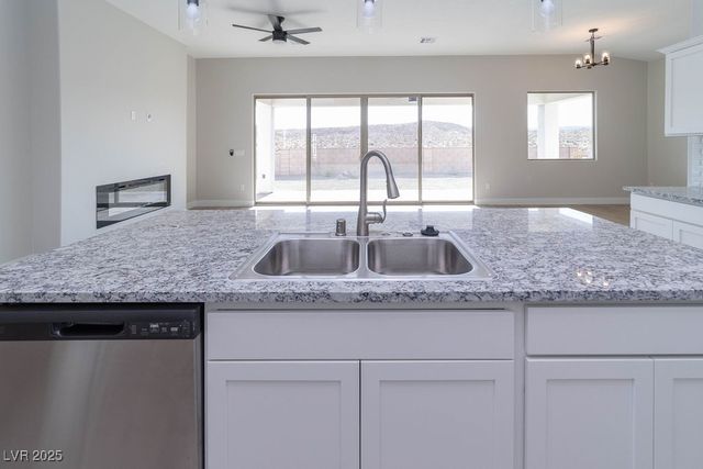 1457 Dustin Don Drive, Mesquite, NV 89027