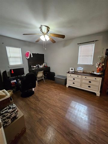 206 S 20th St, Frederick, OK 73542