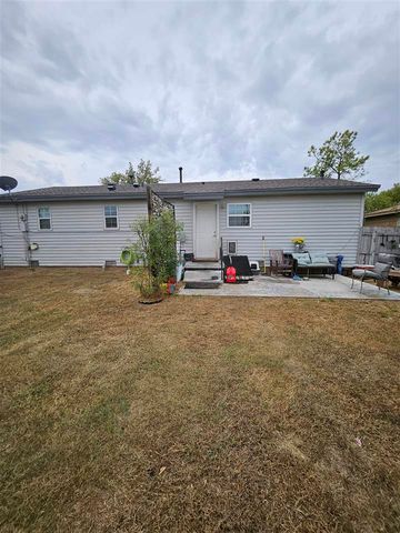 206 S 20th St, Frederick, OK 73542