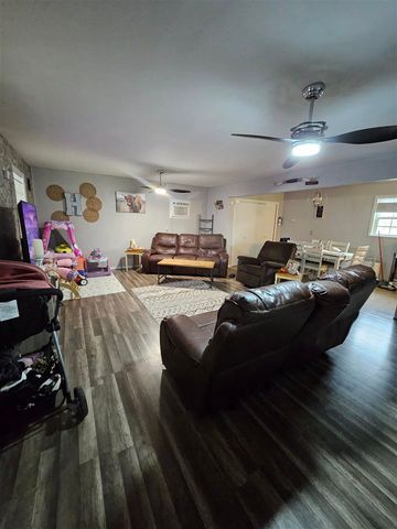 206 S 20th St, Frederick, OK 73542