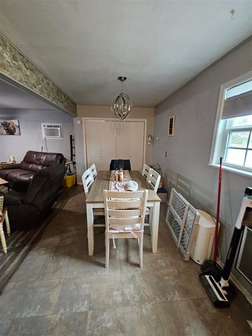 206 S 20th St, Frederick, OK 73542