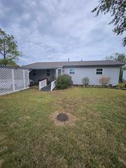 206 S 20th St, Frederick, OK 73542