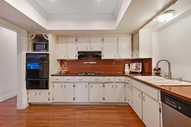 510 NW 93rd Terrace, Pembroke Pines, FL 33024