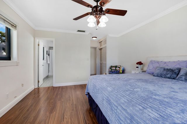 510 NW 93rd Terrace, Pembroke Pines, FL 33024