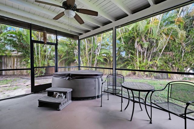 510 NW 93rd Terrace, Pembroke Pines, FL 33024