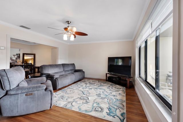510 NW 93rd Terrace, Pembroke Pines, FL 33024