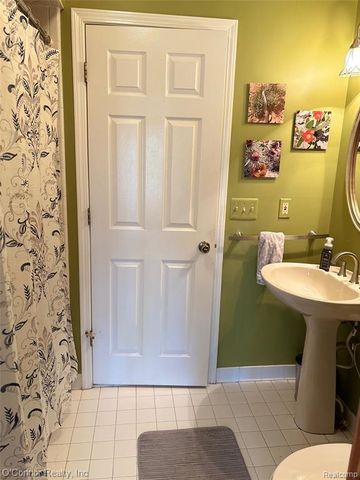 720 Arlington Circle, Marysville, MI 48040