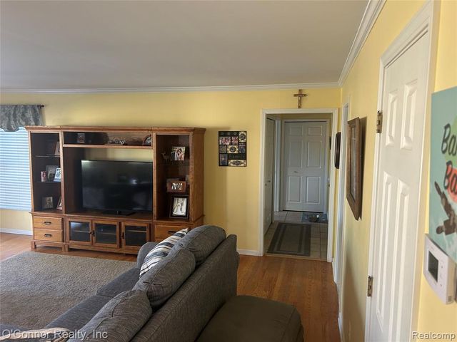 720 Arlington Circle, Marysville, MI 48040