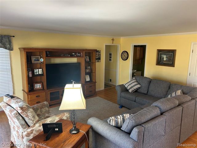 720 Arlington Circle, Marysville, MI 48040