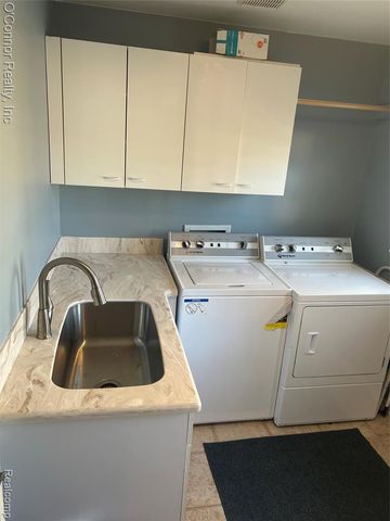 720 Arlington Circle, Marysville, MI 48040