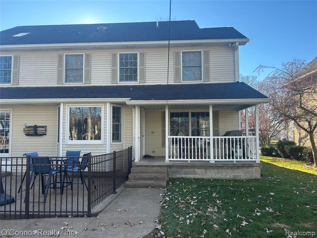 720 Arlington Circle, Marysville, MI 48040