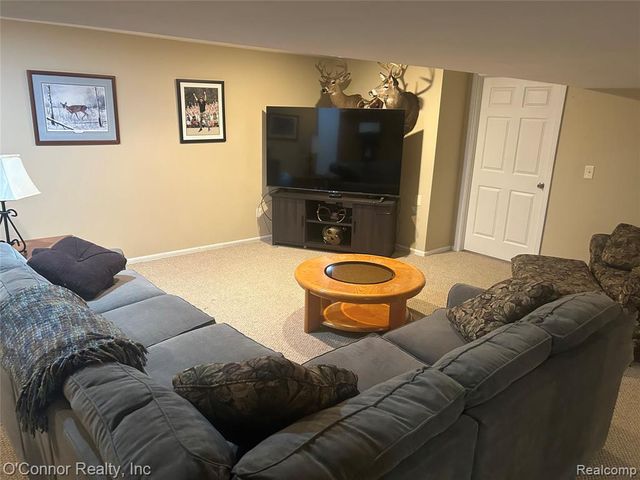 720 Arlington Circle, Marysville, MI 48040