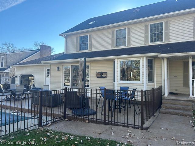 720 Arlington Circle, Marysville, MI 48040