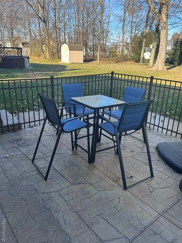 720 Arlington Circle, Marysville, MI 48040