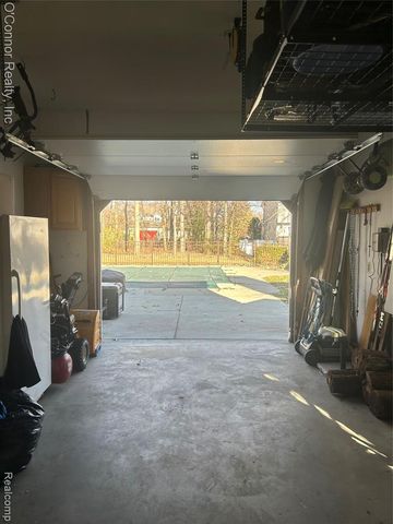 720 Arlington Circle, Marysville, MI 48040