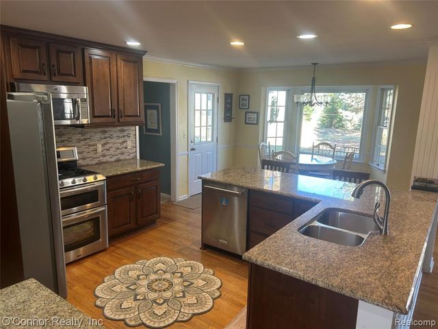 720 Arlington Circle, Marysville, MI 48040