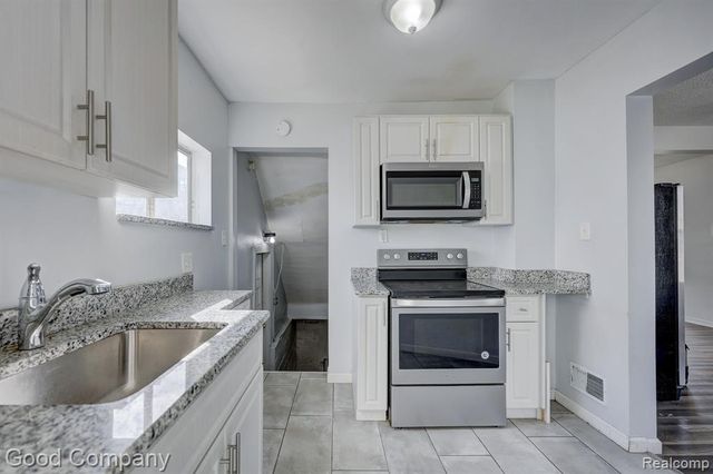 813 S Center Street, Royal Oak, MI 48067