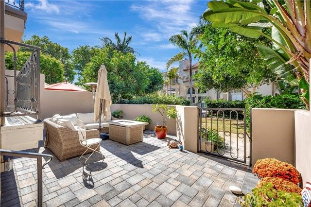 19305 Champion Lane, Huntington Beach, CA 92648