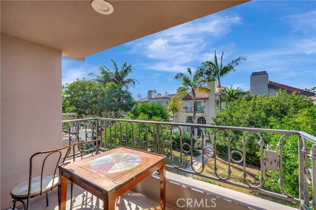 19305 Champion Lane, Huntington Beach, CA 92648