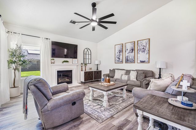 1783 Rosa Avenue, Tulare, CA 93274