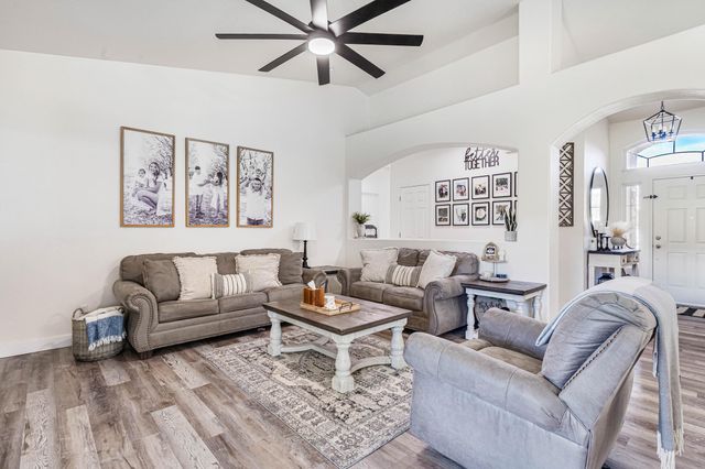 1783 Rosa Avenue, Tulare, CA 93274