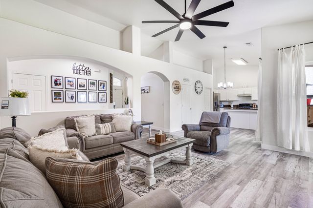 1783 Rosa Avenue, Tulare, CA 93274