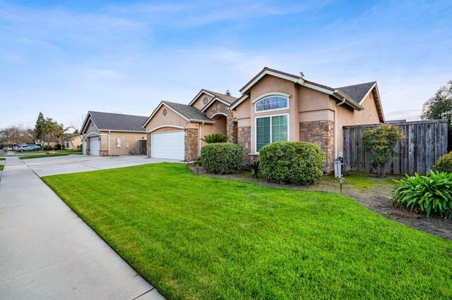 1783 Rosa Avenue, Tulare, CA 93274