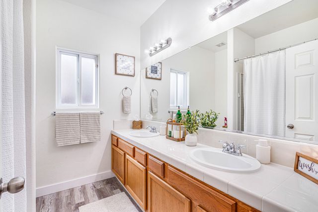 1783 Rosa Avenue, Tulare, CA 93274