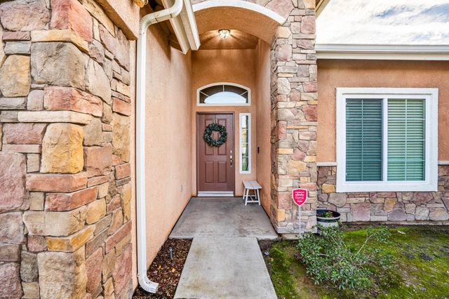 1783 Rosa Avenue, Tulare, CA 93274