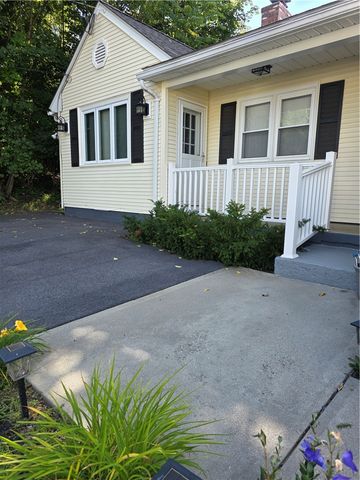 15 Royal Avenue 1st Fl Left, Cranston, RI 02920