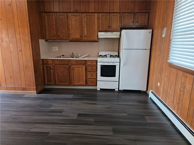 15 Royal Avenue 1st Fl Left, Cranston, RI 02920