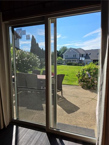15 Royal Avenue 1st Fl Left, Cranston, RI 02920