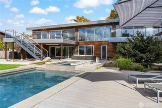 9135 NE 19th St, Clyde Hill, WA 98004