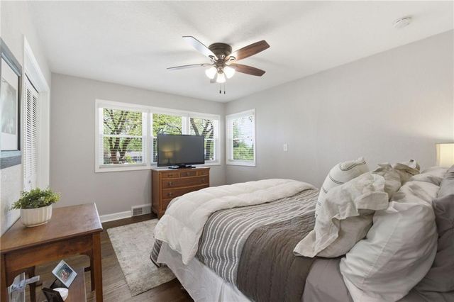 4402 S Phelps Road, Independence, MO 64055