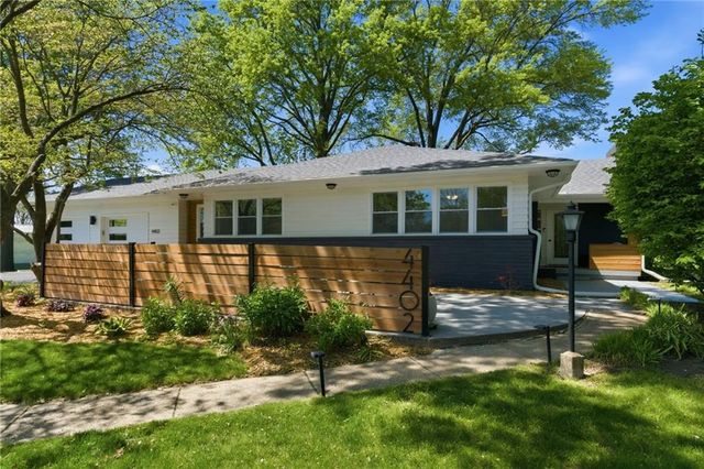 4402 S Phelps Road, Independence, MO 64055