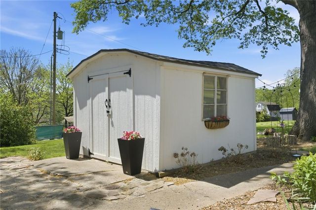 4402 S Phelps Road, Independence, MO 64055
