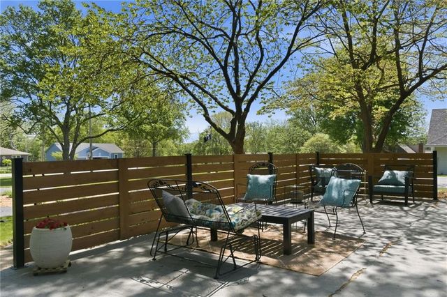 4402 S Phelps Road, Independence, MO 64055