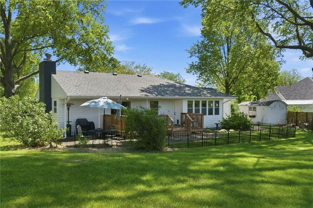 4402 S Phelps Road, Independence, MO 64055