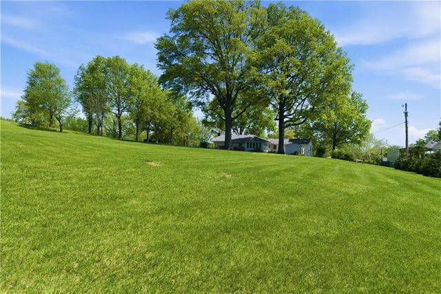 4402 S Phelps Road, Independence, MO 64055