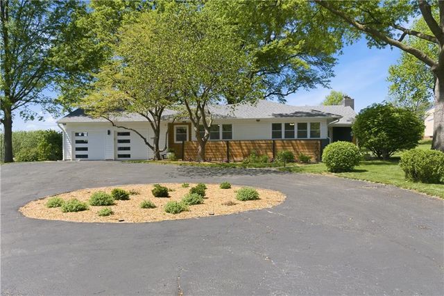 4402 S Phelps Road, Independence, MO 64055