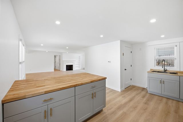 309 Pleasant St, Paxton, MA 01612