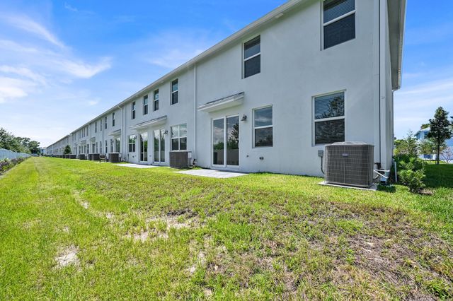 636 Salisbury Circle, Fort Pierce, FL 34982