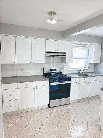 4 aka 16 Amackassin Terrace Unit 3, Yonkers, NY 10703