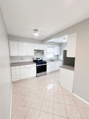 4 aka 16 Amackassin Terrace Unit 3, Yonkers, NY 10703